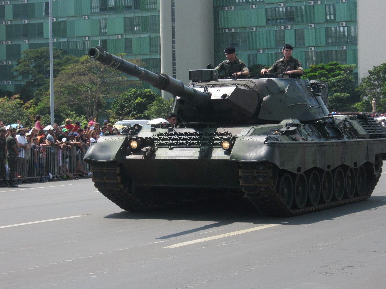 XE TĂNG Leopard 1 Leopard 1 Brazilian_Leopard_1_tank
